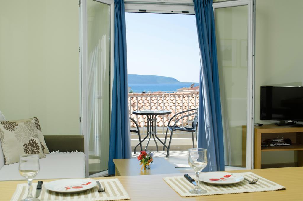 Hotel Estia Finikounta Rum bild