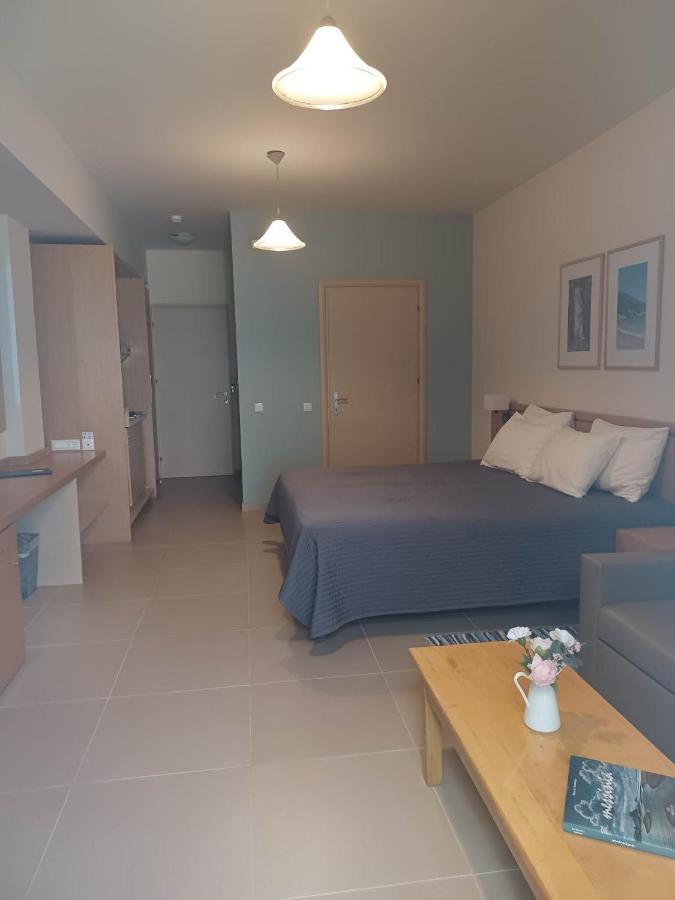 Hotel Estia Finikounta Exteriör bild