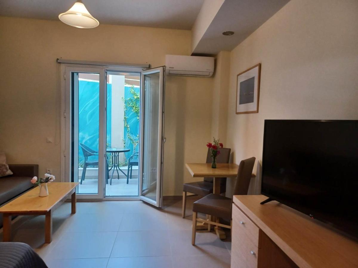Hotel Estia Finikounta Exteriör bild